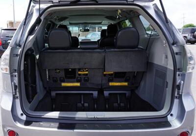 2012 Toyota Sienna FWD 7-Passenger V6   - Photo 8 - Bakersfield, CA 93305
