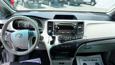 2012 Toyota Sienna FWD 7-Passenger V6   - Photo 20 - Bakersfield, CA 93305