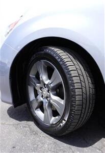 2012 Toyota Sienna FWD 7-Passenger V6   - Photo 27 - Bakersfield, CA 93305