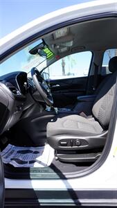 2021 Chevrolet Equinox LT   - Photo 6 - Bakersfield, CA 93305