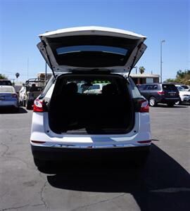 2021 Chevrolet Equinox LT   - Photo 10 - Bakersfield, CA 93305
