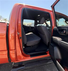 2016 Toyota Tacoma TRD Sport - Photo 17 - Bakersfield, CA 93301