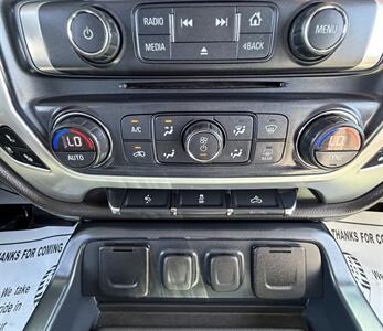 2017 GMC Sierra 1500 SLT   - Photo 23 - Bakersfield, CA 93301