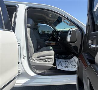 2017 GMC Sierra 1500 SLT   - Photo 16 - Bakersfield, CA 93301