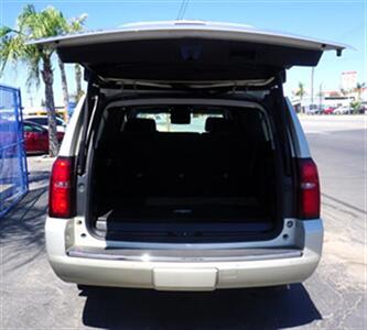 2016 Chevrolet Suburban LTZ 2WD   - Photo 5 - Bakersfield, CA 93305