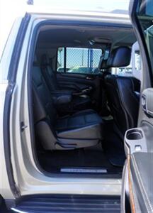 2016 Chevrolet Suburban LTZ 2WD   - Photo 7 - Bakersfield, CA 93305