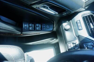 2016 Chevrolet Suburban LTZ 2WD   - Photo 15 - Bakersfield, CA 93305