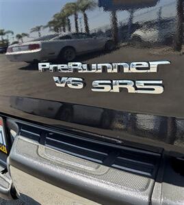 2007 Toyota Tacoma PreRunner V6   - Photo 11 - Bakersfield, CA 93305