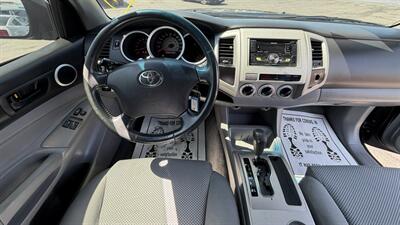 2007 Toyota Tacoma PreRunner V6   - Photo 17 - Bakersfield, CA 93305