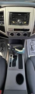 2007 Toyota Tacoma PreRunner V6   - Photo 19 - Bakersfield, CA 93305