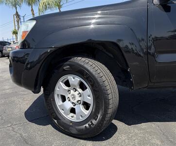 2007 Toyota Tacoma PreRunner V6   - Photo 24 - Bakersfield, CA 93305