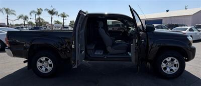 2007 Toyota Tacoma PreRunner V6   - Photo 14 - Bakersfield, CA 93305