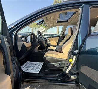 2017 Toyota RAV4 XLE   - Photo 6 - Bakersfield, CA 93301