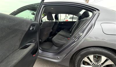 2013 Honda Accord LX   - Photo 7 - Bakersfield, CA 93305