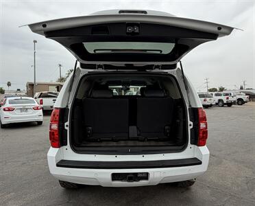 2013 Chevrolet Tahoe LT   - Photo 12 - Bakersfield, CA 93305