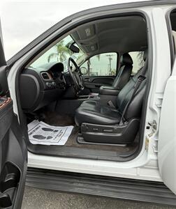 2013 Chevrolet Tahoe LT   - Photo 6 - Bakersfield, CA 93305