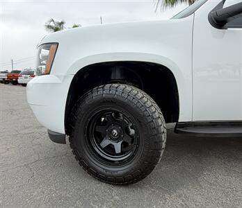 2013 Chevrolet Tahoe LT   - Photo 27 - Bakersfield, CA 93305