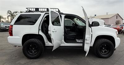 2013 Chevrolet Tahoe LT   - Photo 17 - Bakersfield, CA 93305