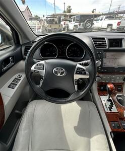 2011 Toyota Highlander Hybrid Limited   - Photo 22 - Bakersfield, CA 93301