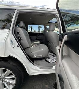 2011 Toyota Highlander Hybrid Limited   - Photo 17 - Bakersfield, CA 93301