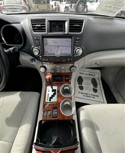 2011 Toyota Highlander Hybrid Limited   - Photo 23 - Bakersfield, CA 93301