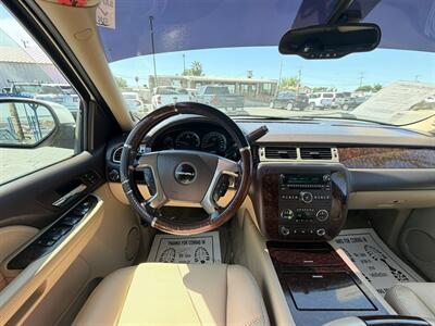 2009 GMC Yukon Denali   - Photo 22 - Bakersfield, CA 93305