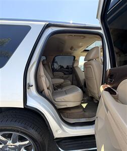 2009 GMC Yukon Denali   - Photo 17 - Bakersfield, CA 93305