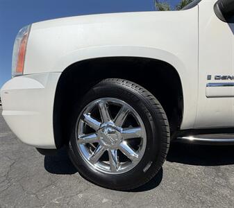 2009 GMC Yukon Denali   - Photo 27 - Bakersfield, CA 93305