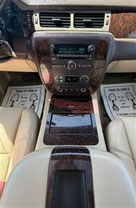 2009 GMC Yukon Denali   - Photo 24 - Bakersfield, CA 93305