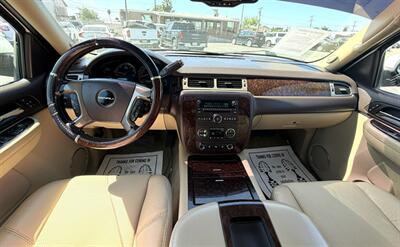 2009 GMC Yukon Denali   - Photo 21 - Bakersfield, CA 93305