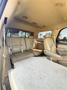 2009 GMC Yukon Denali   - Photo 18 - Bakersfield, CA 93305