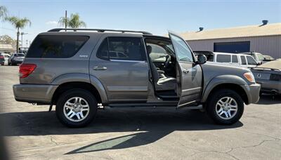 2006 Toyota Sequoia SR5   - Photo 18 - Bakersfield, CA 93305