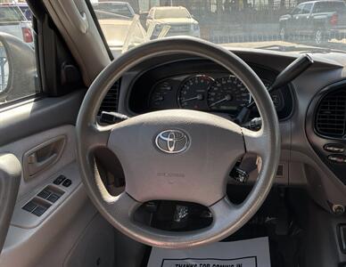 2006 Toyota Sequoia SR5   - Photo 25 - Bakersfield, CA 93305