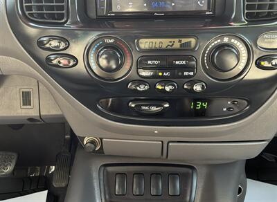2006 Toyota Sequoia SR5   - Photo 27 - Bakersfield, CA 93305