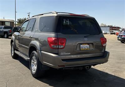 2006 Toyota Sequoia SR5   - Photo 9 - Bakersfield, CA 93305