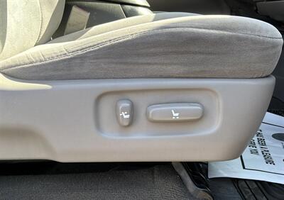 2006 Toyota Sequoia SR5   - Photo 20 - Bakersfield, CA 93305