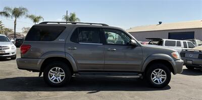 2006 Toyota Sequoia SR5   - Photo 17 - Bakersfield, CA 93305