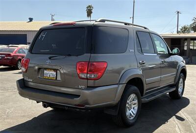 2006 Toyota Sequoia SR5   - Photo 16 - Bakersfield, CA 93305