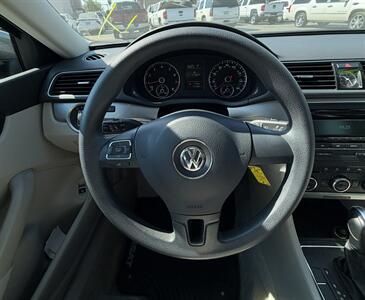 2012 Volkswagen Passat S PZEV   - Photo 19 - Bakersfield, CA 93305