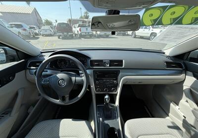 2012 Volkswagen Passat S PZEV   - Photo 17 - Bakersfield, CA 93305