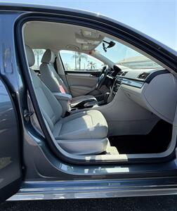 2012 Volkswagen Passat S PZEV   - Photo 15 - Bakersfield, CA 93305