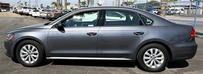 2012 Volkswagen Passat S PZEV   - Photo 4 - Bakersfield, CA 93305