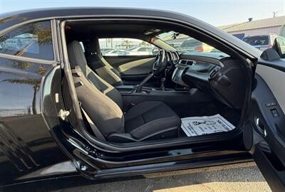 2013 Chevrolet Camaro LS   - Photo 16 - Bakersfield, CA 93305