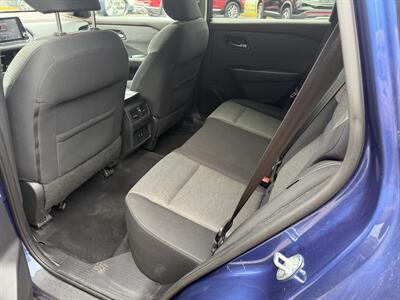 2021 Nissan Rogue SV - Photo 6 - Flint, MI 48503