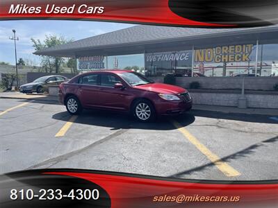 2012 Chrysler 200 Touring   - Photo 1 - Flint, MI 48503