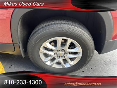 2020 Chevrolet Traverse LT Cloth   - Photo 10 - Flint, MI 48503