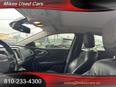 2015 Chrysler 200 C - Photo 5 - Flint, MI 48503