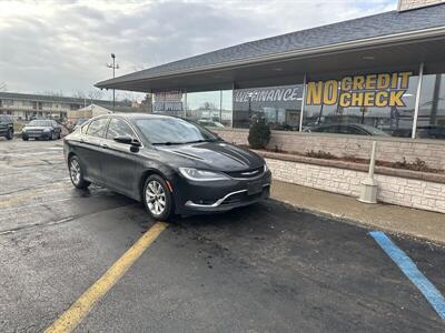 2015 Chrysler 200 C - Photo 2 - Flint, MI 48503