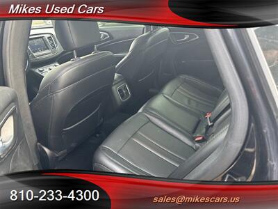 2015 Chrysler 200 C - Photo 8 - Flint, MI 48503