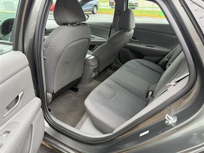 2024 Hyundai ELANTRA SEL   - Photo 8 - Flint, MI 48503